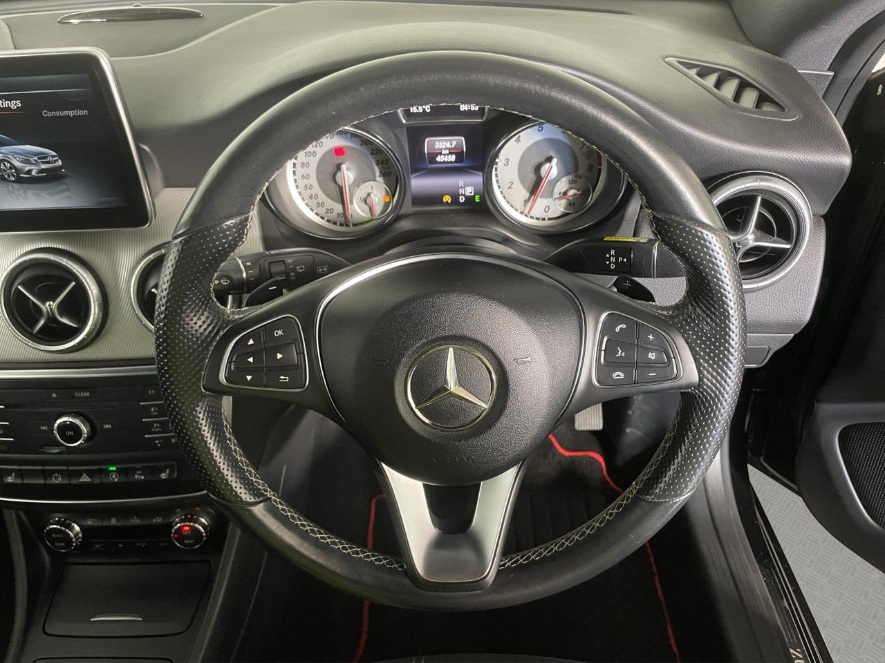 2015 Mercedes-Benz CLA 180  Station Wagon LOW KMS + HEATED SEATS + PARKING SENSORS