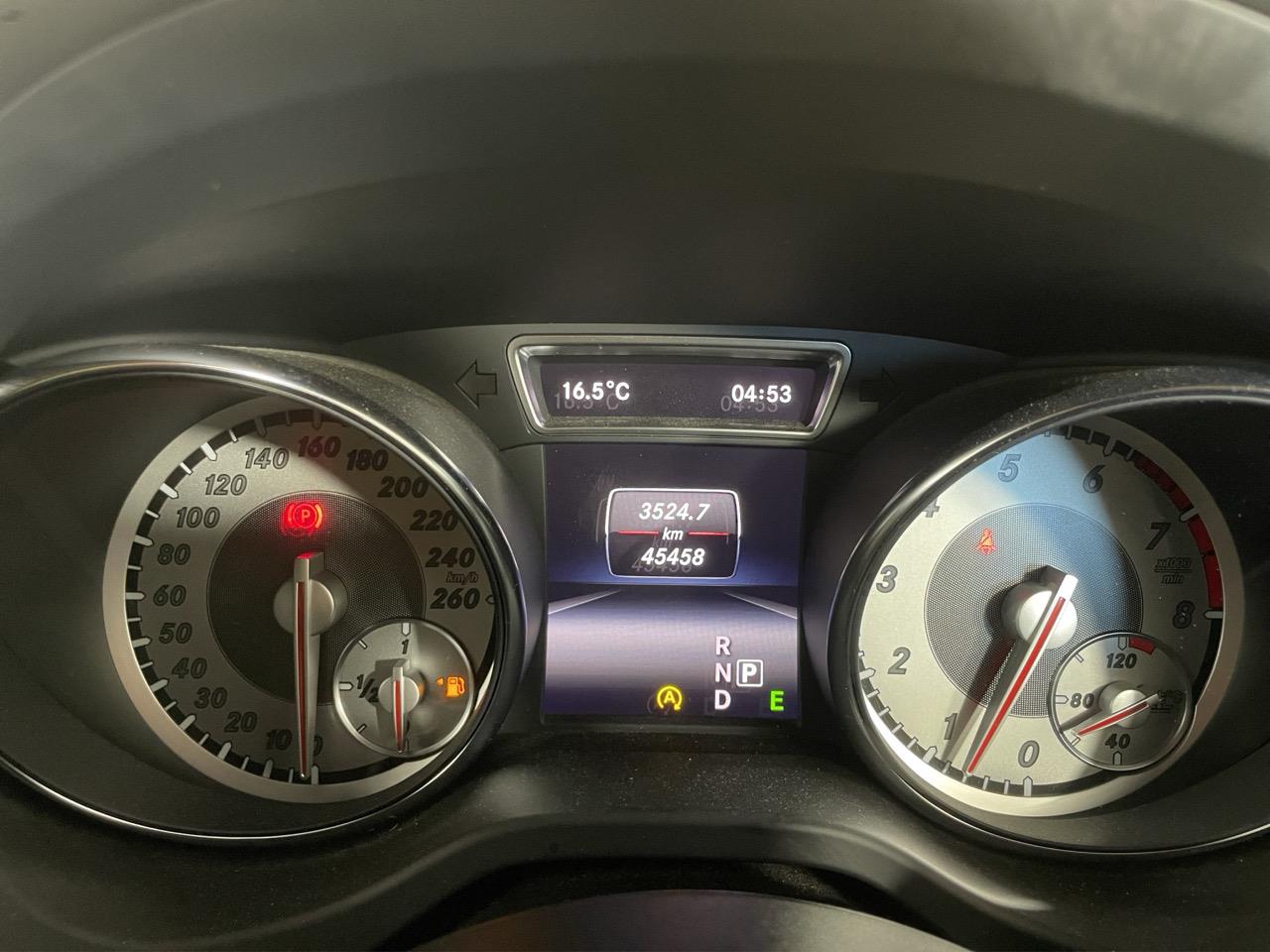 2015 Mercedes-Benz CLA 180  Station Wagon LOW KMS + HEATED SEATS + PARKING SENSORS