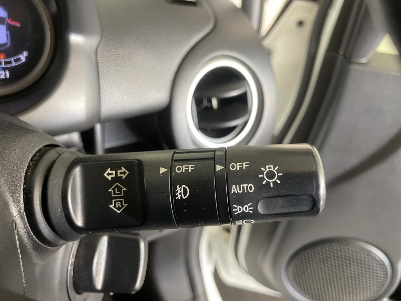 2013 Mazda Demio 2 SkyActive Hatchback REVERSING CAMERA + AUTO LIGHTS