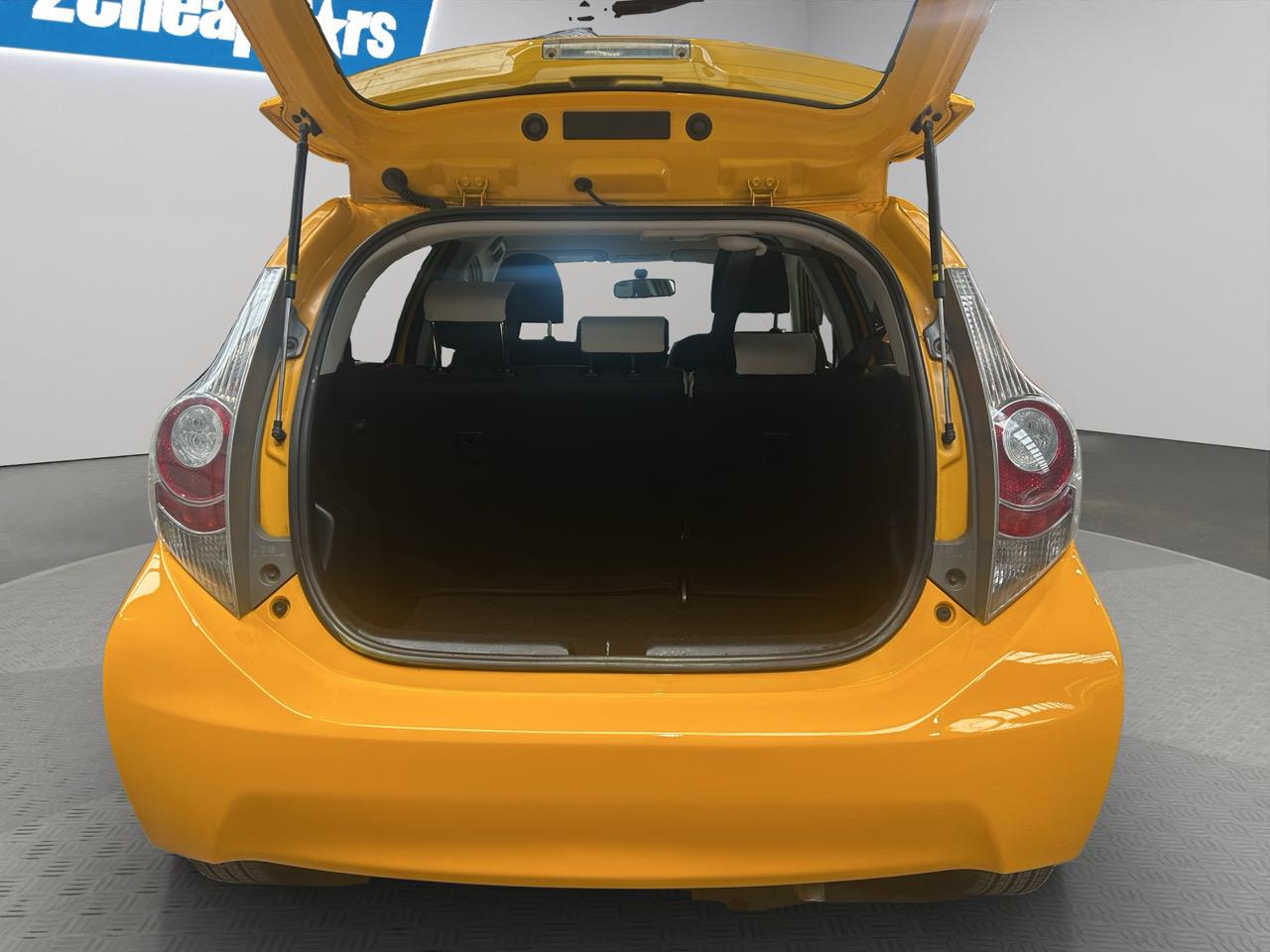 2014 Toyota Aqua S Hatchback PUSH BUTTON START + AUTO LIGHTS + REVERSING CAMERA