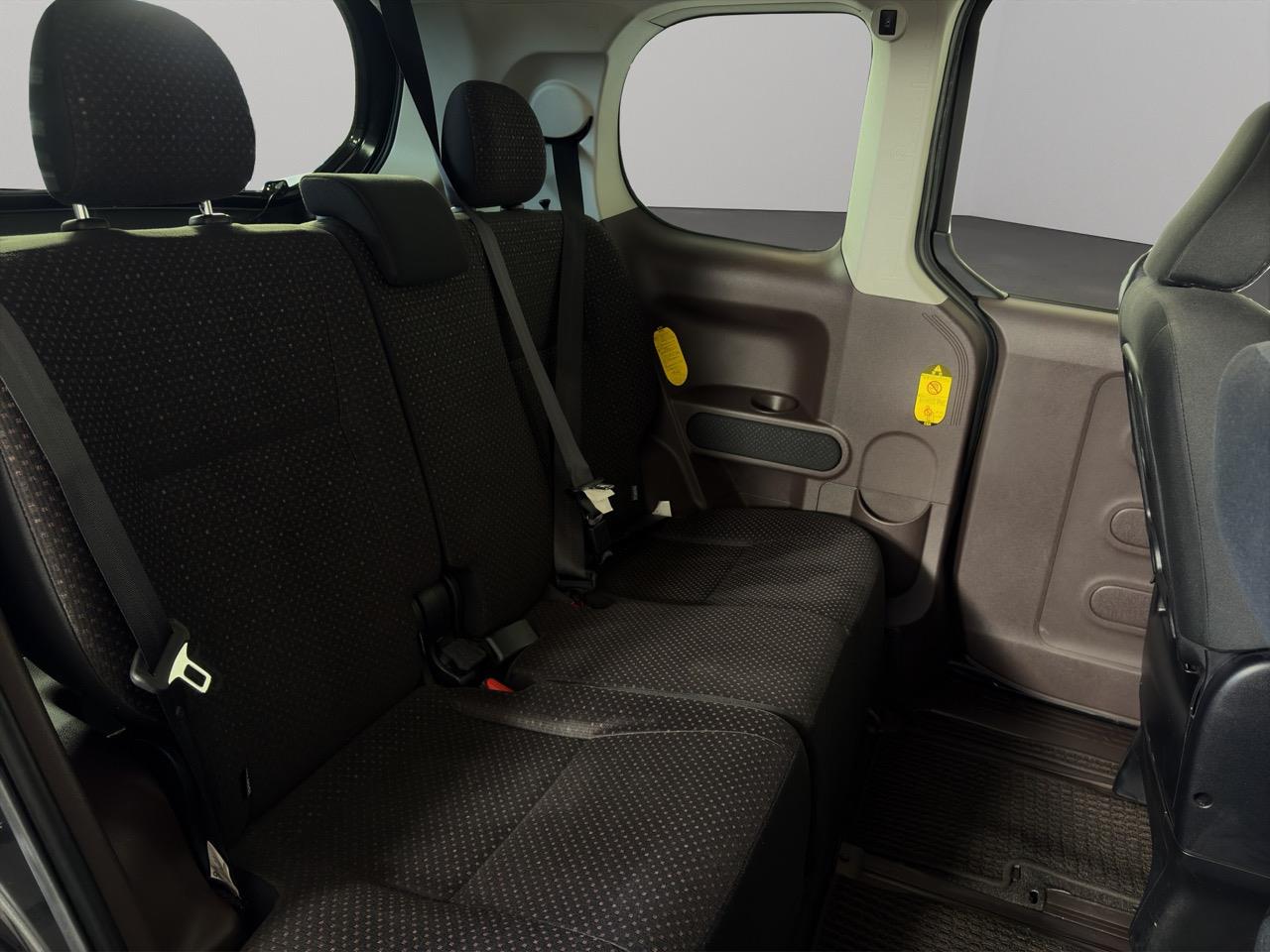 2013 Toyota SPADE F Hatchback POWER SLIDING DOOR + REVERSING CAMERA + SMART KEY