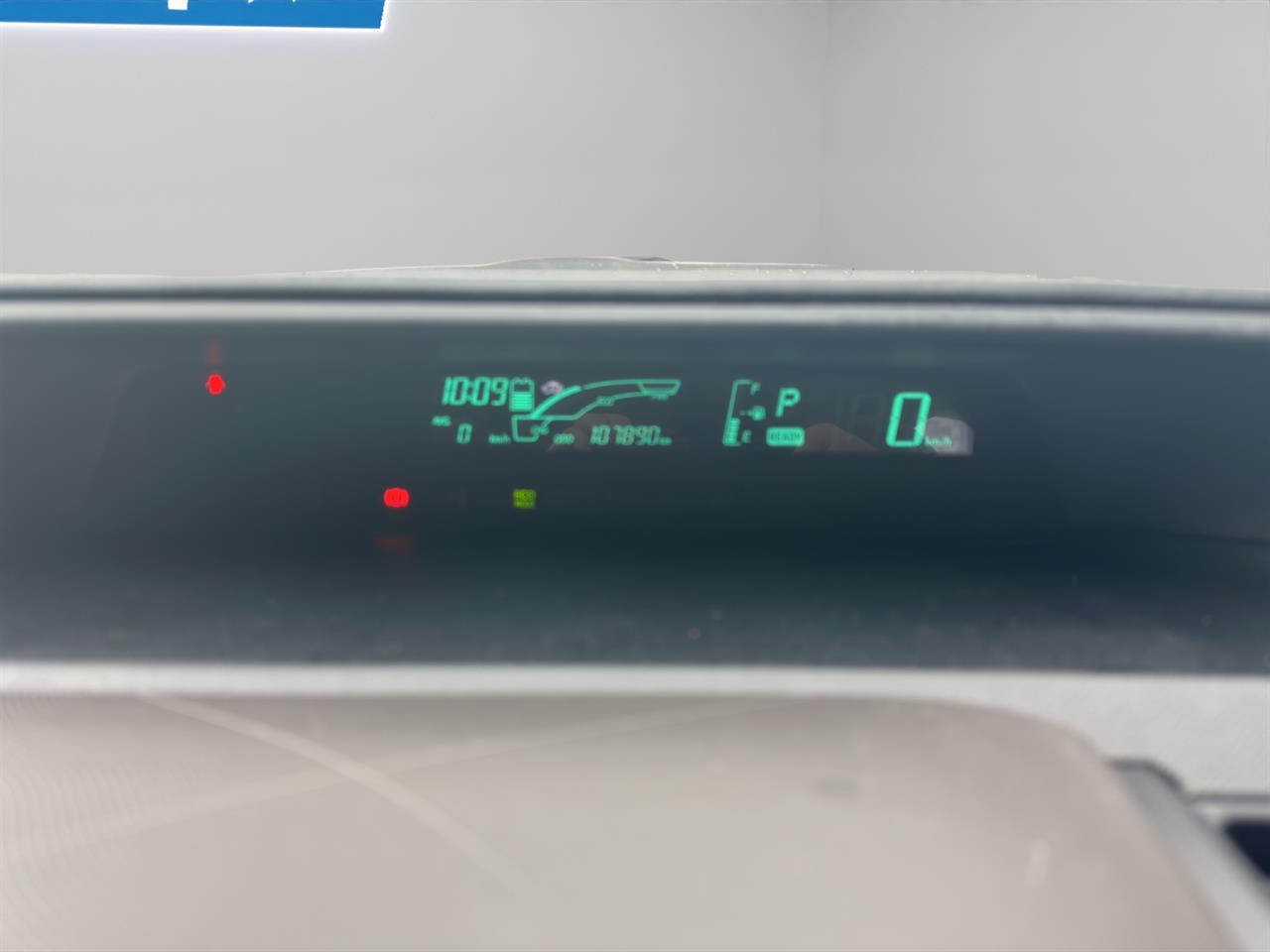 2013 Toyota Aqua S Hatchback PUSH BUTTON START + AUTO LIGHTS + REVERSING CAMERA