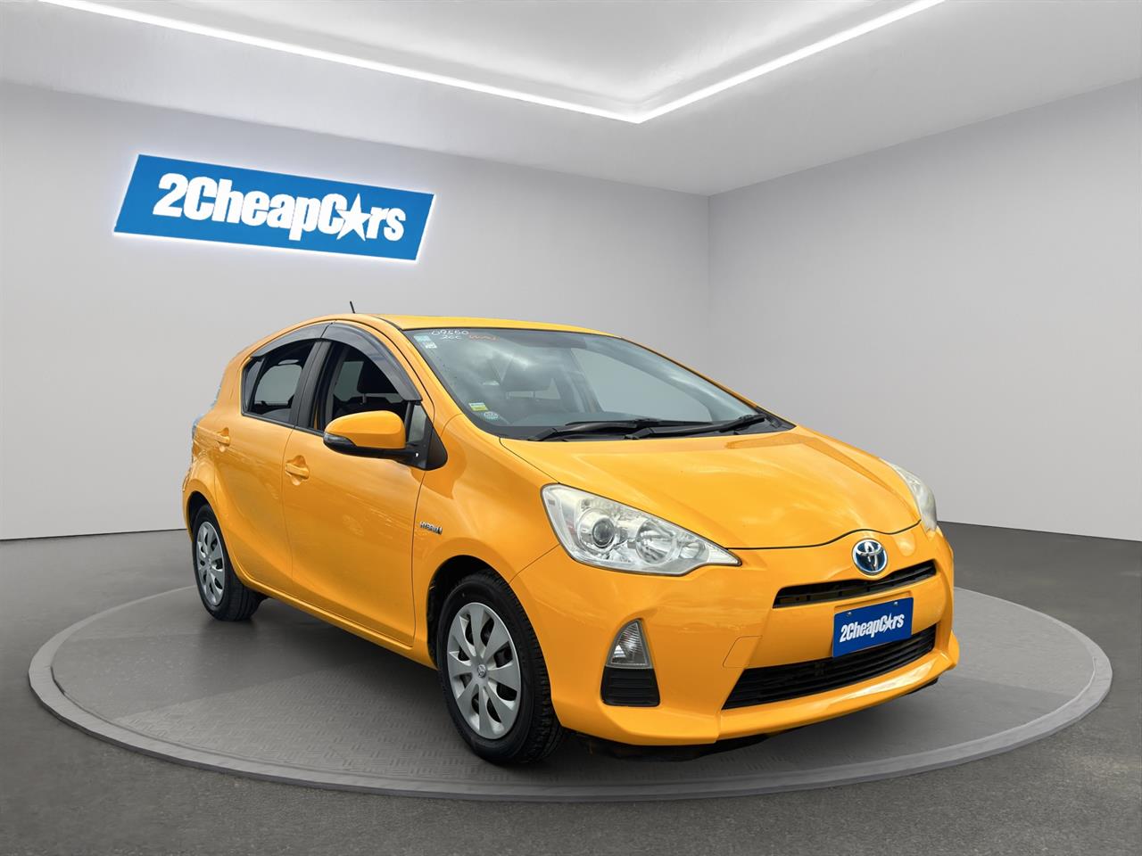 2013 Toyota Aqua S Hatchback PUSH BUTTON START + AUTO LIGHTS + REVERSING CAMERA