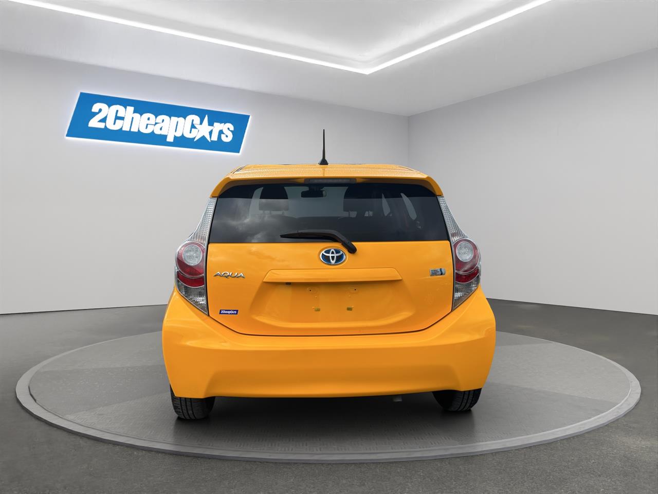 2013 Toyota Aqua S Hatchback PUSH BUTTON START + AUTO LIGHTS + REVERSING CAMERA