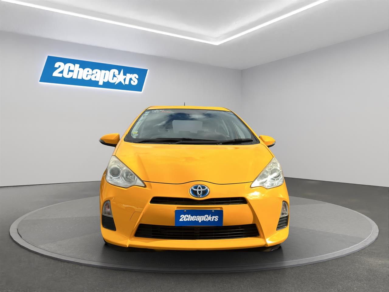 2013 Toyota Aqua S Hatchback PUSH BUTTON START + AUTO LIGHTS + REVERSING CAMERA