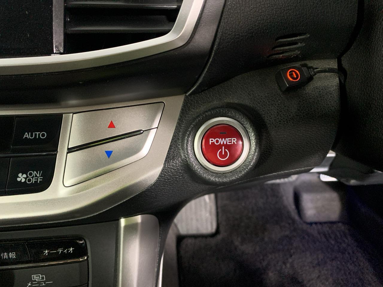 2013 Honda Accord HYBRID LX Sedan CRUISE CONTROL + POWER ADJUSTMENT SEATS