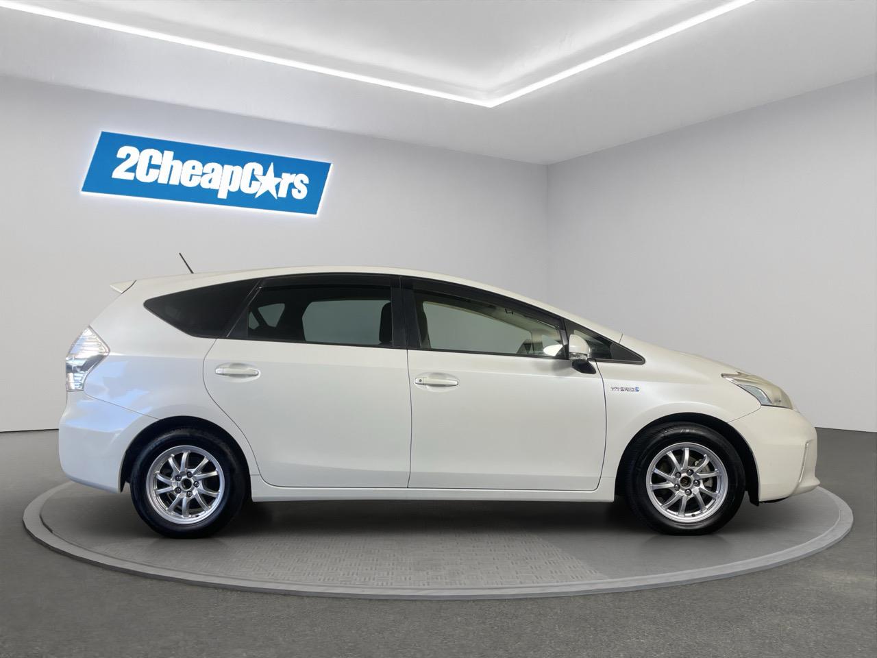 2013 Toyota Prius Alpha 7 Seater People Mover REVERSING CAMERA + PUSH START + AUTO LIGHTS