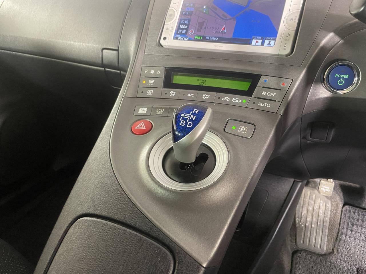 2012 Toyota Prius S Hatchback REVERSING CAMERA + AUTO LIGHTS + PUSH BUTTON START