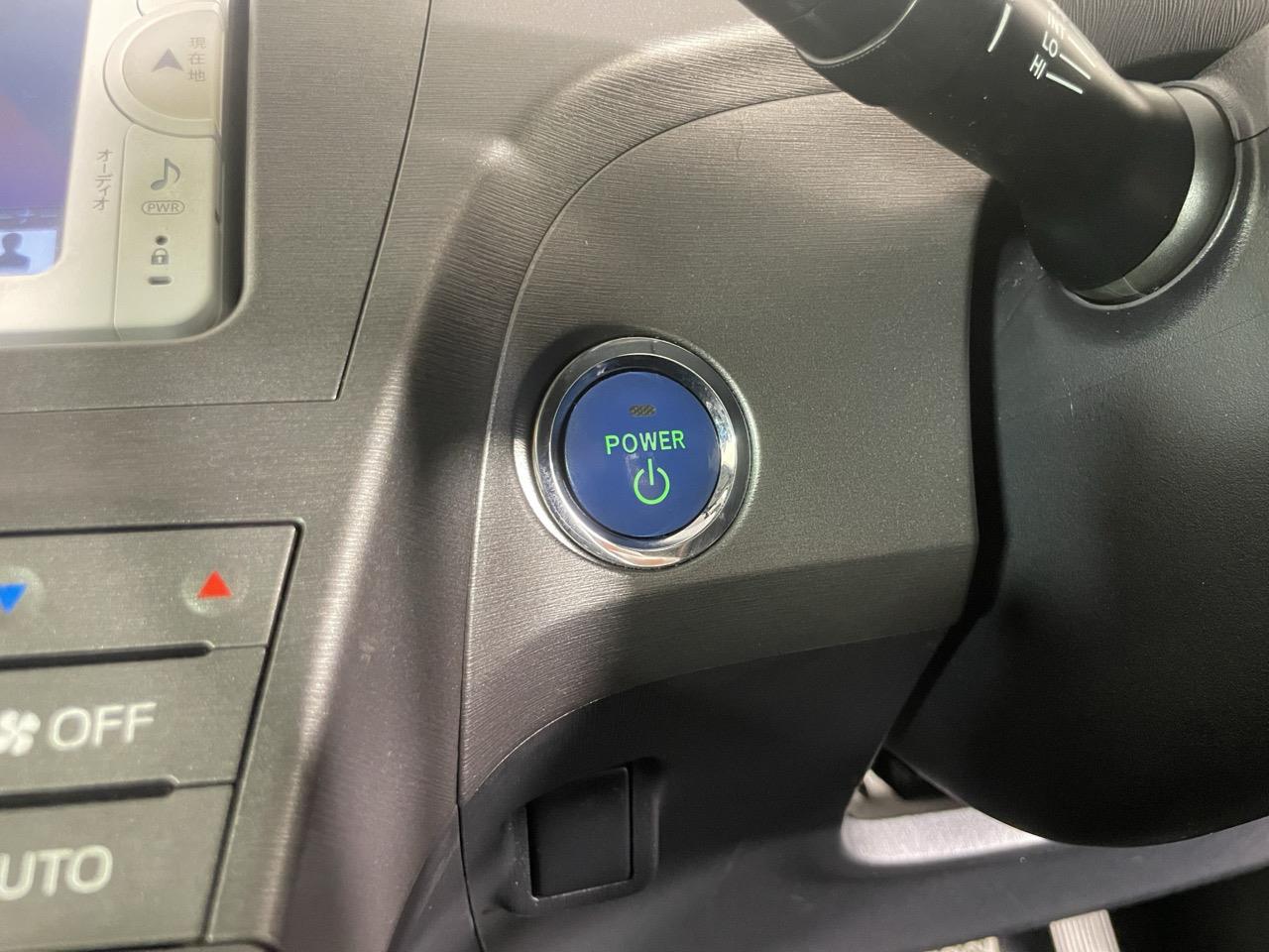 2012 Toyota Prius S Hatchback REVERSING CAMERA + AUTO LIGHTS + PUSH BUTTON START