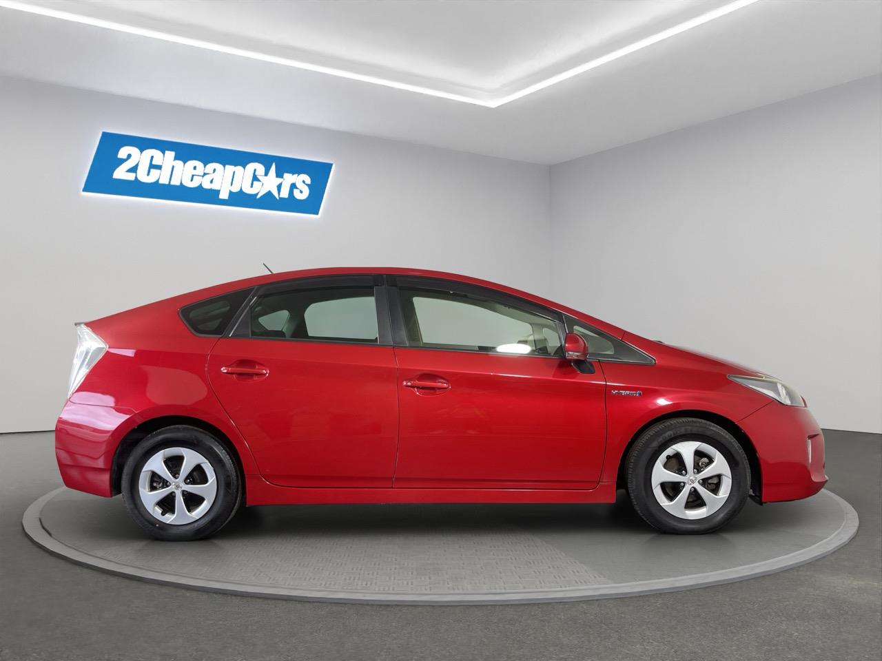 2012 Toyota Prius S Hatchback REVERSING CAMERA + AUTO LIGHTS + PUSH BUTTON START