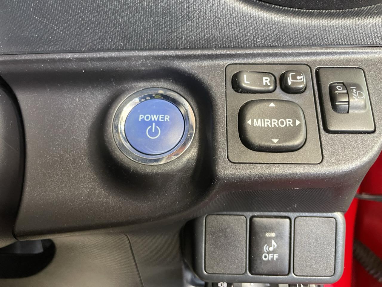 2013 Toyota Aqua S Hatchback REVERSING CAMERA + AUTO LIGHTS + PUSH BUTTON START