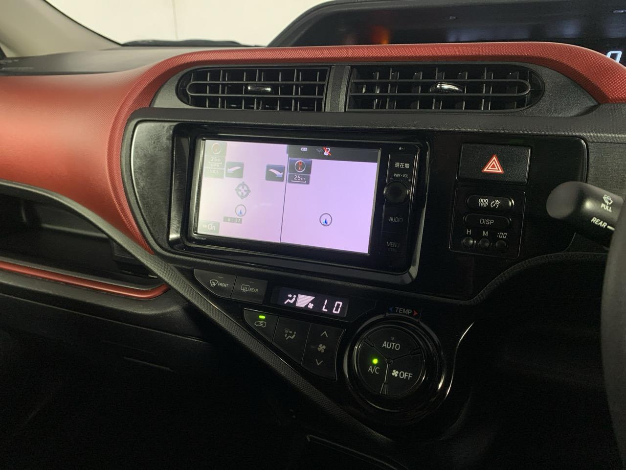 2015 Toyota Aqua Facelift Model S Hatchback PUSH BUTTON START + AUTO LIGHTS + GREAT SPACE