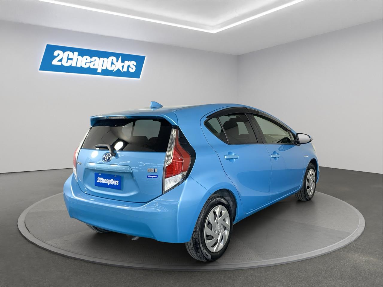 2015 Toyota Aqua Facelift Model S Hatchback PUSH BUTTON START + AUTO LIGHTS + GREAT SPACE