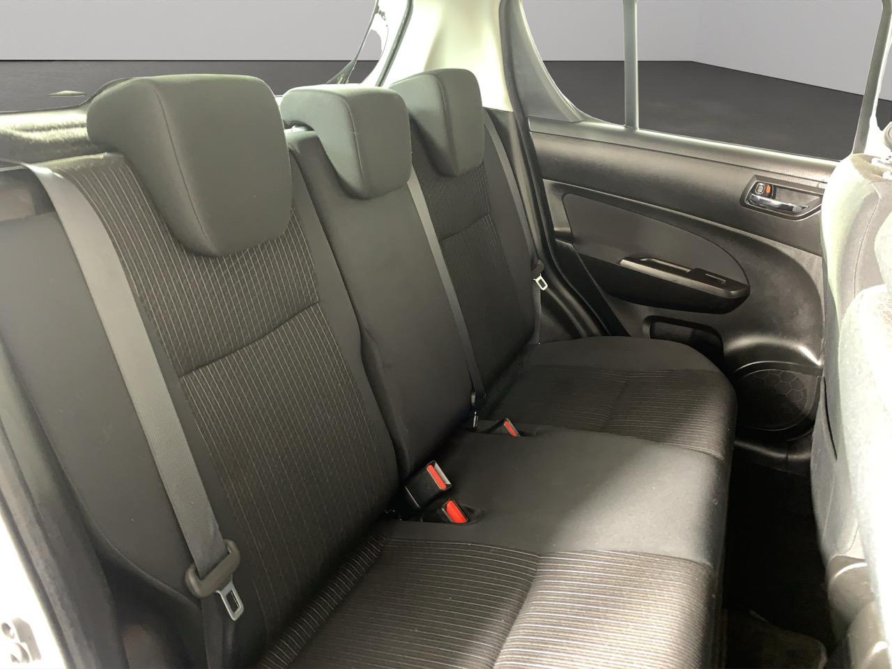 2015 Suzuki Swift 1.2 XG Hatchback REVESING CAMERA + PUSH SRART + KEYLESS ENTRY