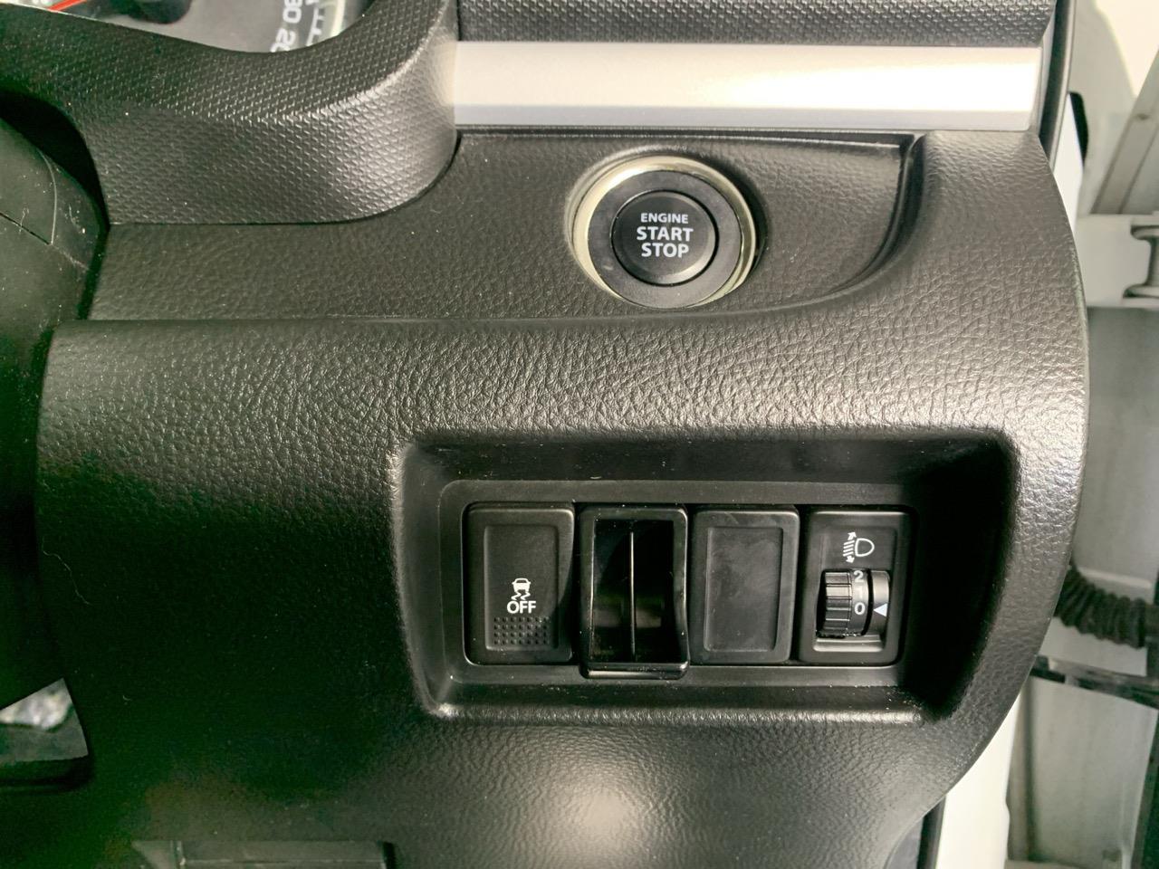 2015 Suzuki Swift 1.2 XG Hatchback REVESING CAMERA + PUSH SRART + KEYLESS ENTRY