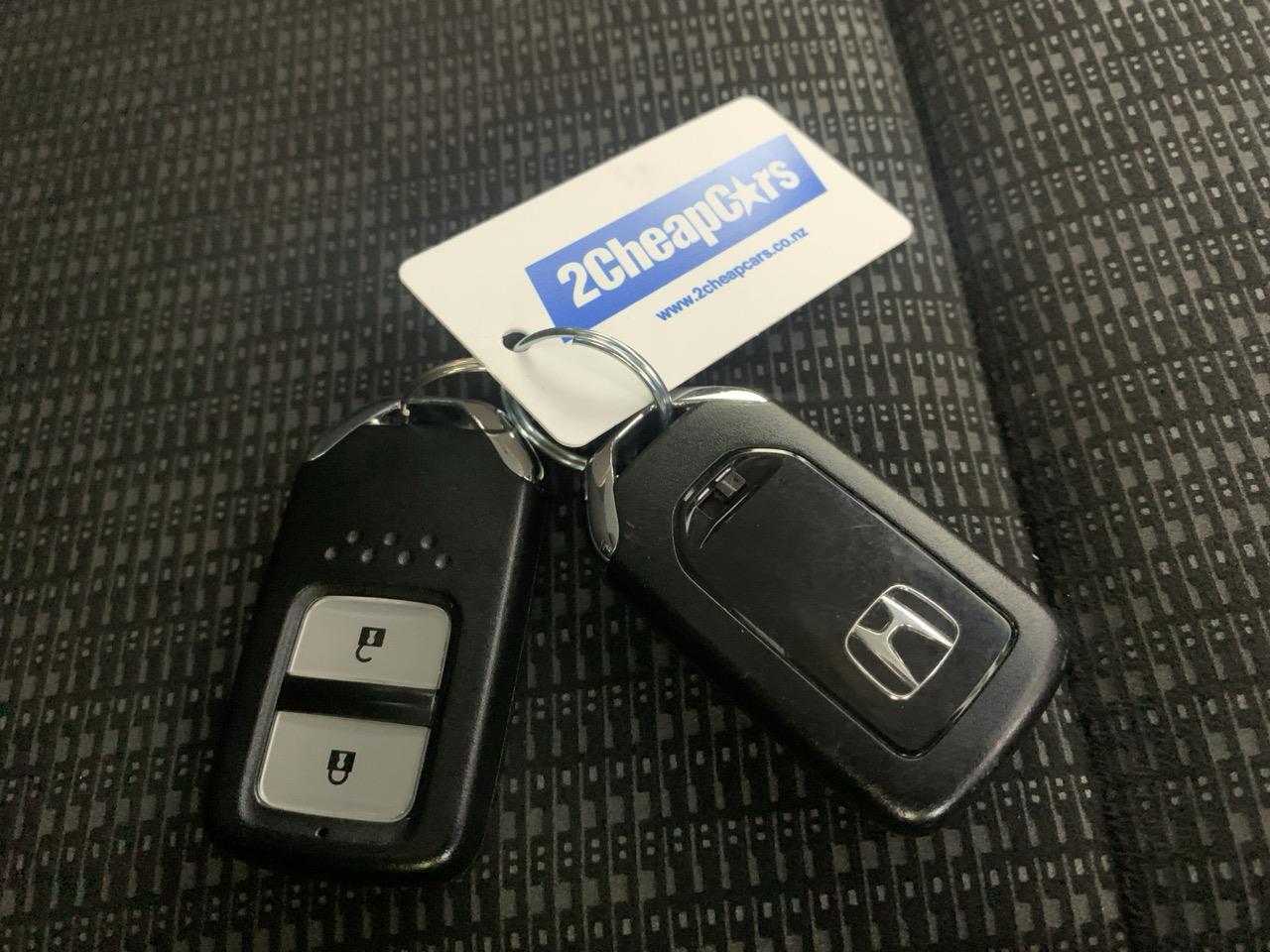 2013 Honda Fit Jazz New Shape Hatchback REVERSING CAMERA + PUSH BUTTON START