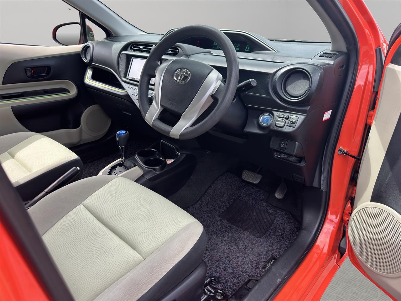 2013 Toyota Aqua S Hatchback SMART KEY + REVERSING CAMERA