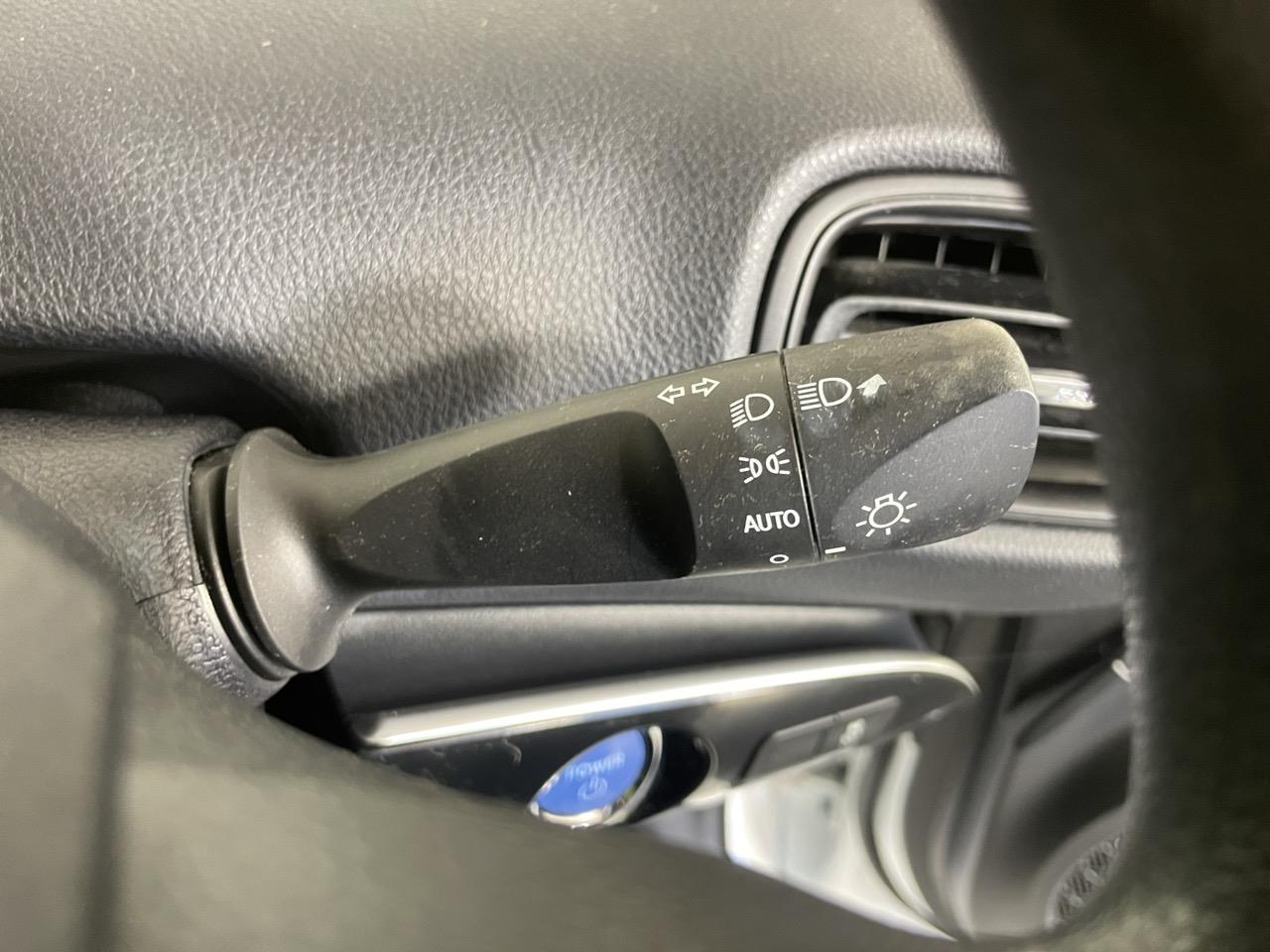 2016 Toyota Prius Hybrid New Shape E Hatchback REVERSING CAMERA + AUTO LIGHTS + PUSH START