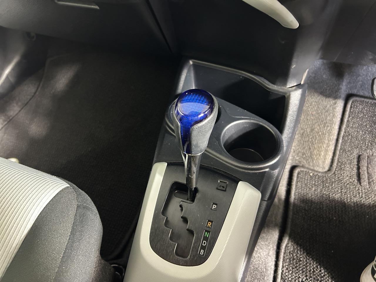 2013 Toyota Aqua S Hatchback REVERSING CAMERA + AUTO LIGHTS + SMART KEY