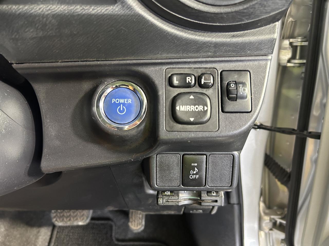 2013 Toyota Aqua S Hatchback REVERSING CAMERA + AUTO LIGHTS + SMART KEY