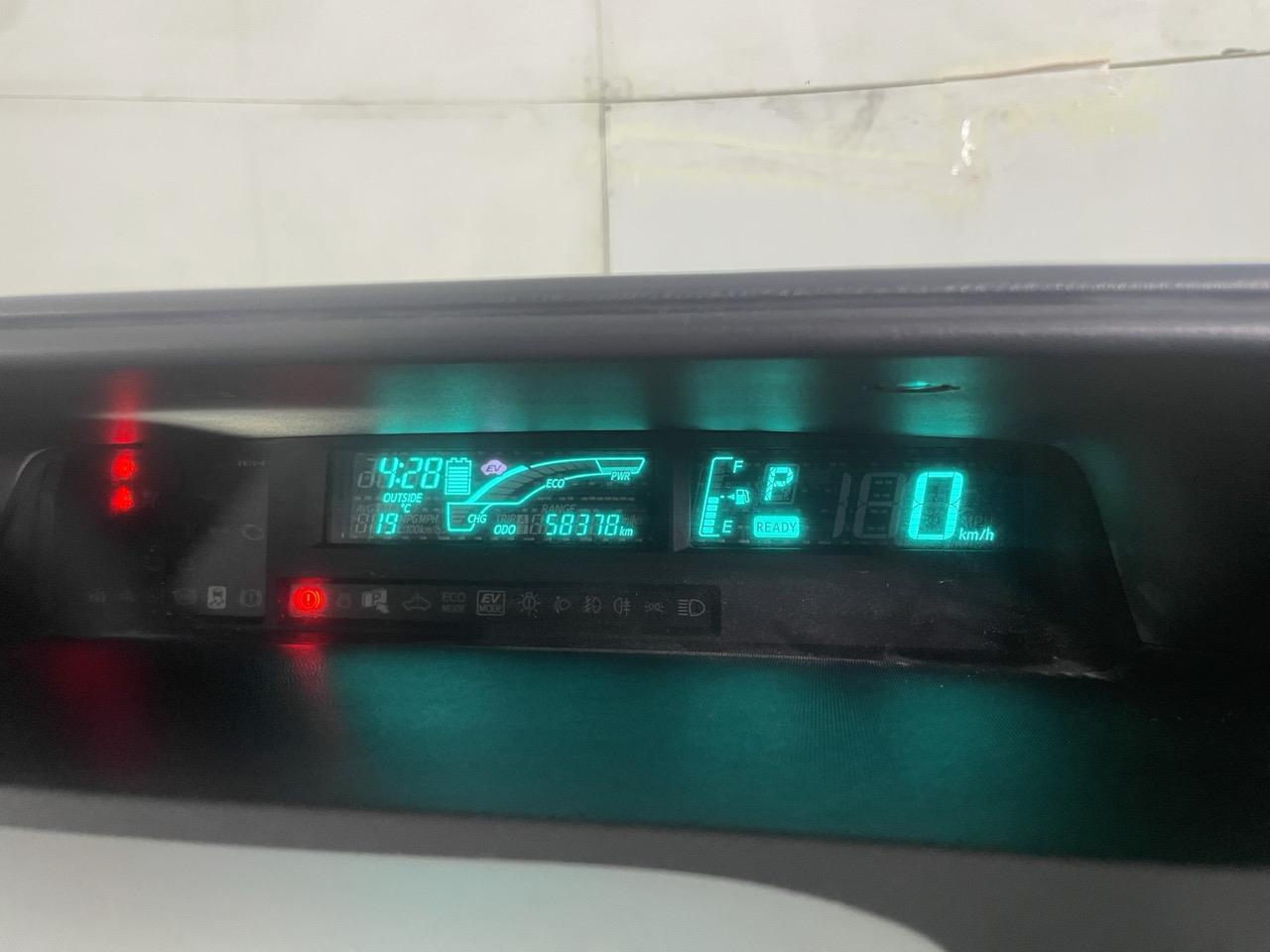 2013 Toyota Aqua S Hatchback LOW KMS + REVERSING CAMERA + AUTO LIGHTS