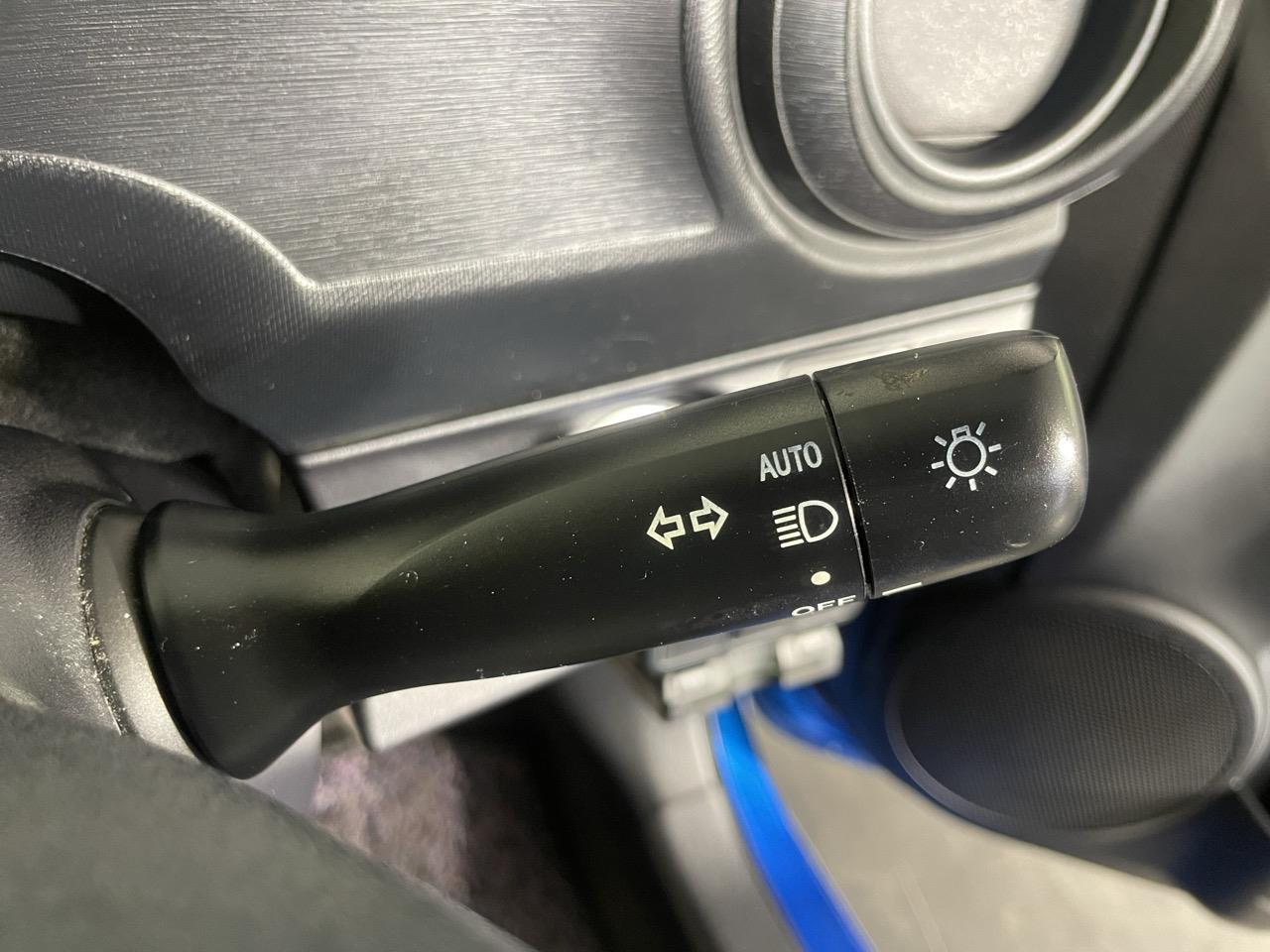 2013 Toyota Aqua S Hatchback LOW KMS + REVERSING CAMERA + AUTO LIGHTS