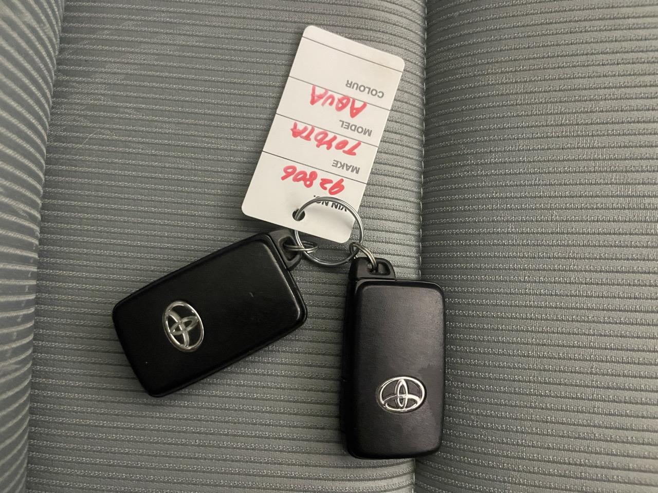 2013 Toyota Aqua S Hatchback LOW KMS + REVERSING CAMERA + AUTO LIGHTS