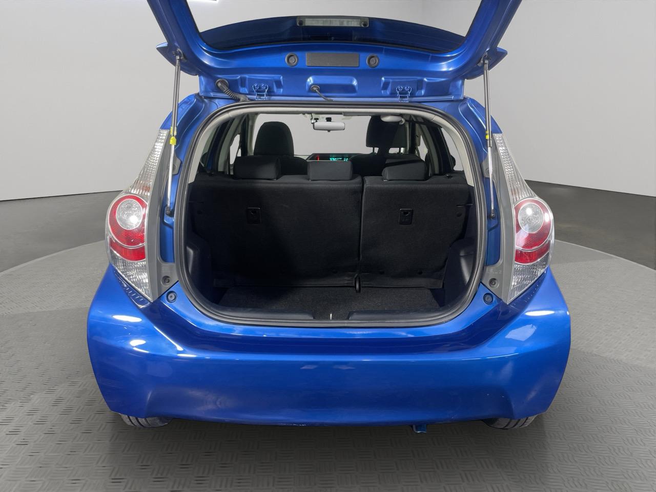 2013 Toyota Aqua S Hatchback LOW KMS + REVERSING CAMERA + AUTO LIGHTS