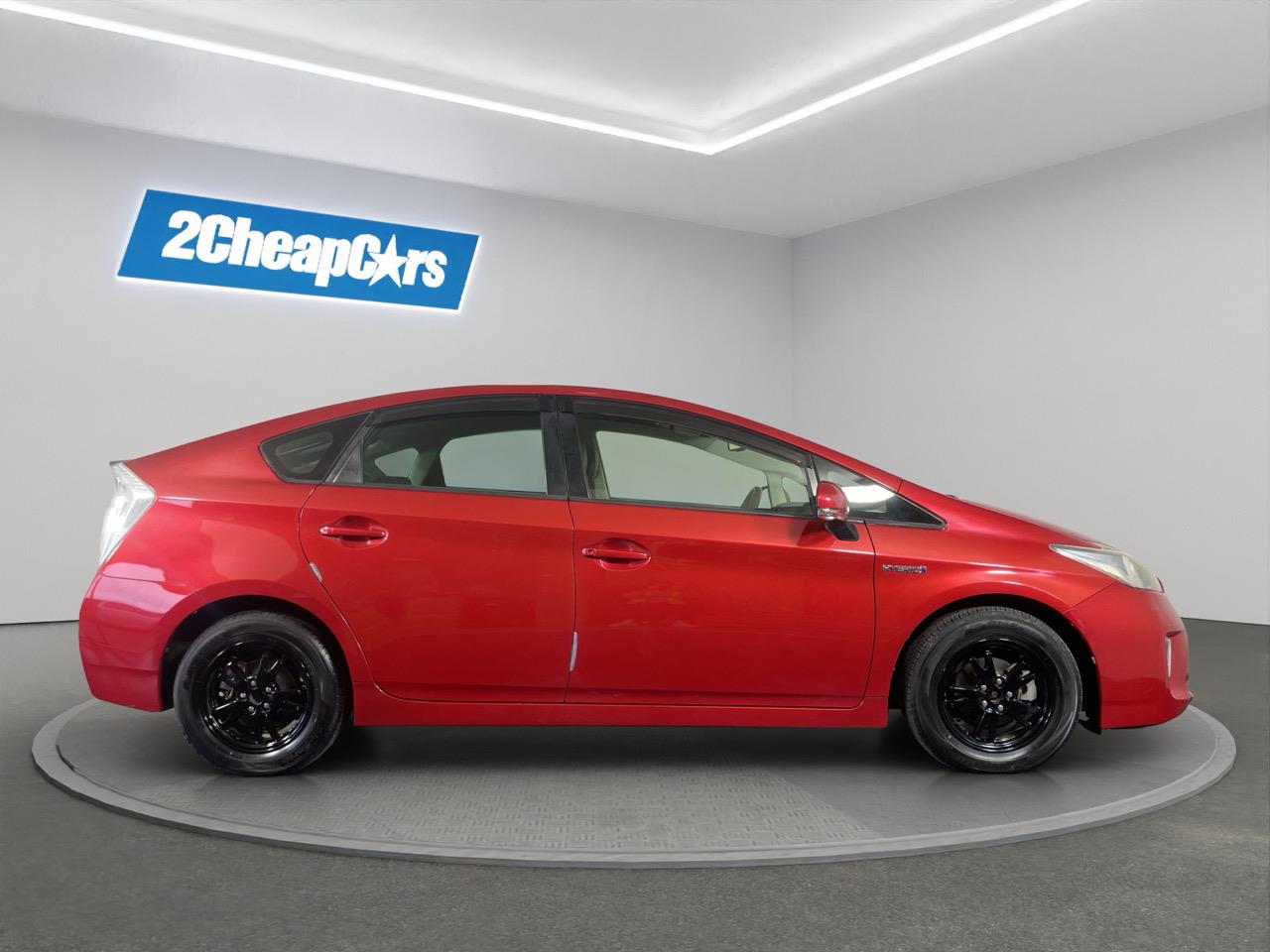 2012 Toyota Prius G Hatchback REVERSING CAMERA + AUTO LIGHTS + CRUISE CONTROL