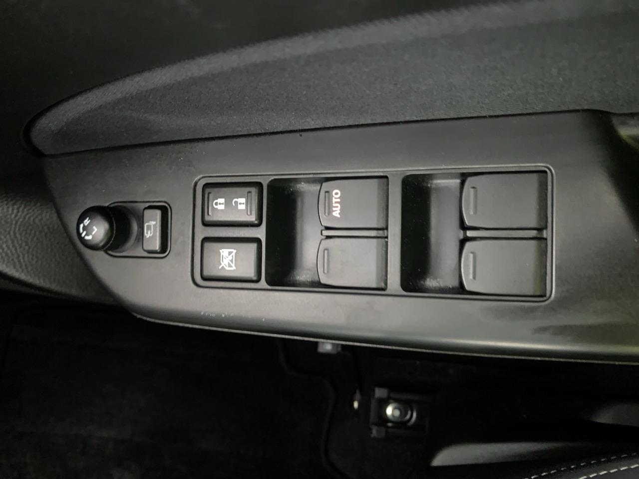 2013 Suzuki Swift RS Hatchback LOW KMS + PADDLE SHIFT + CRUISE CONTROL