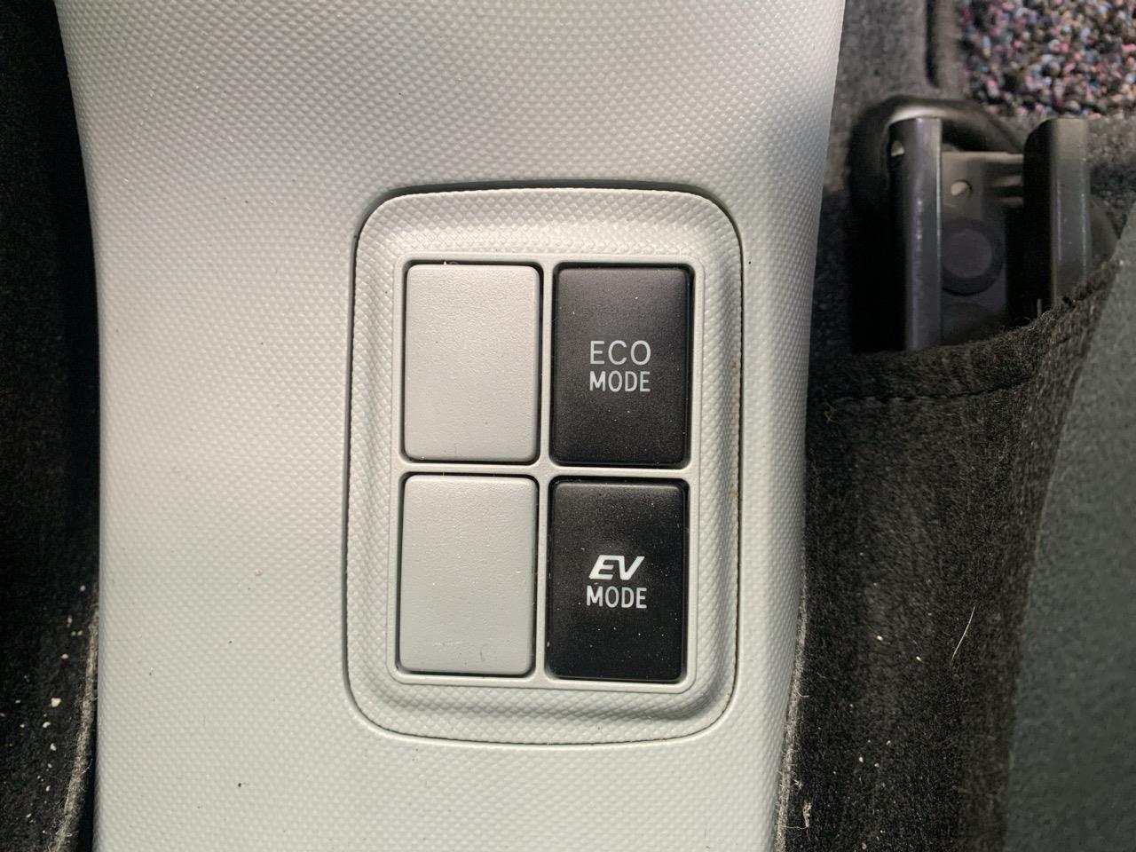 2013 Toyota Aqua S Hatchback PUSH BUTTON START + AUTO LIGHTS
