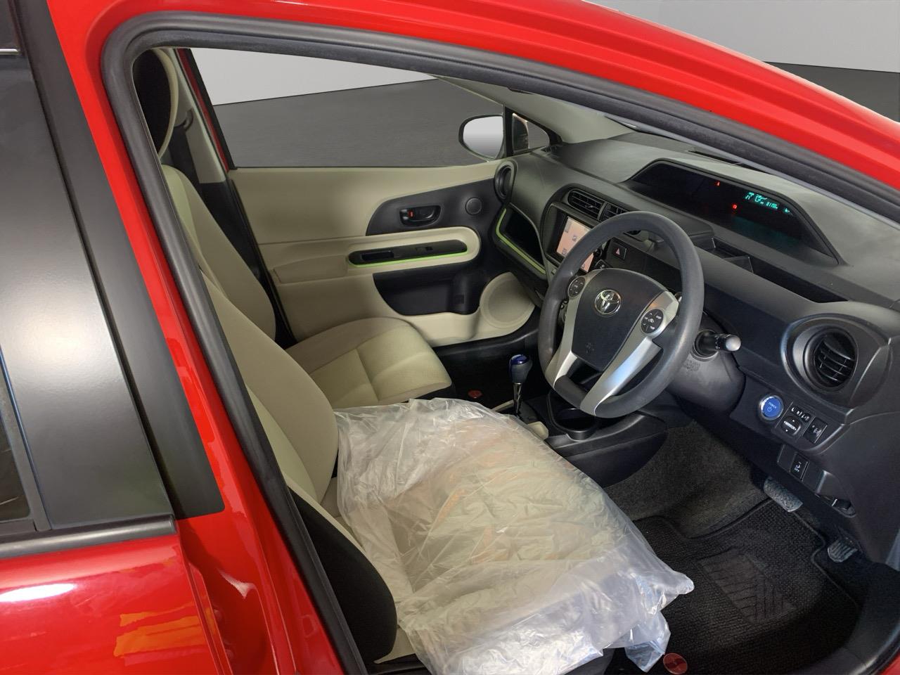 2013 Toyota Aqua S Hatchback PUSH START + REVERSING CAMERA + PARKING SENSORS