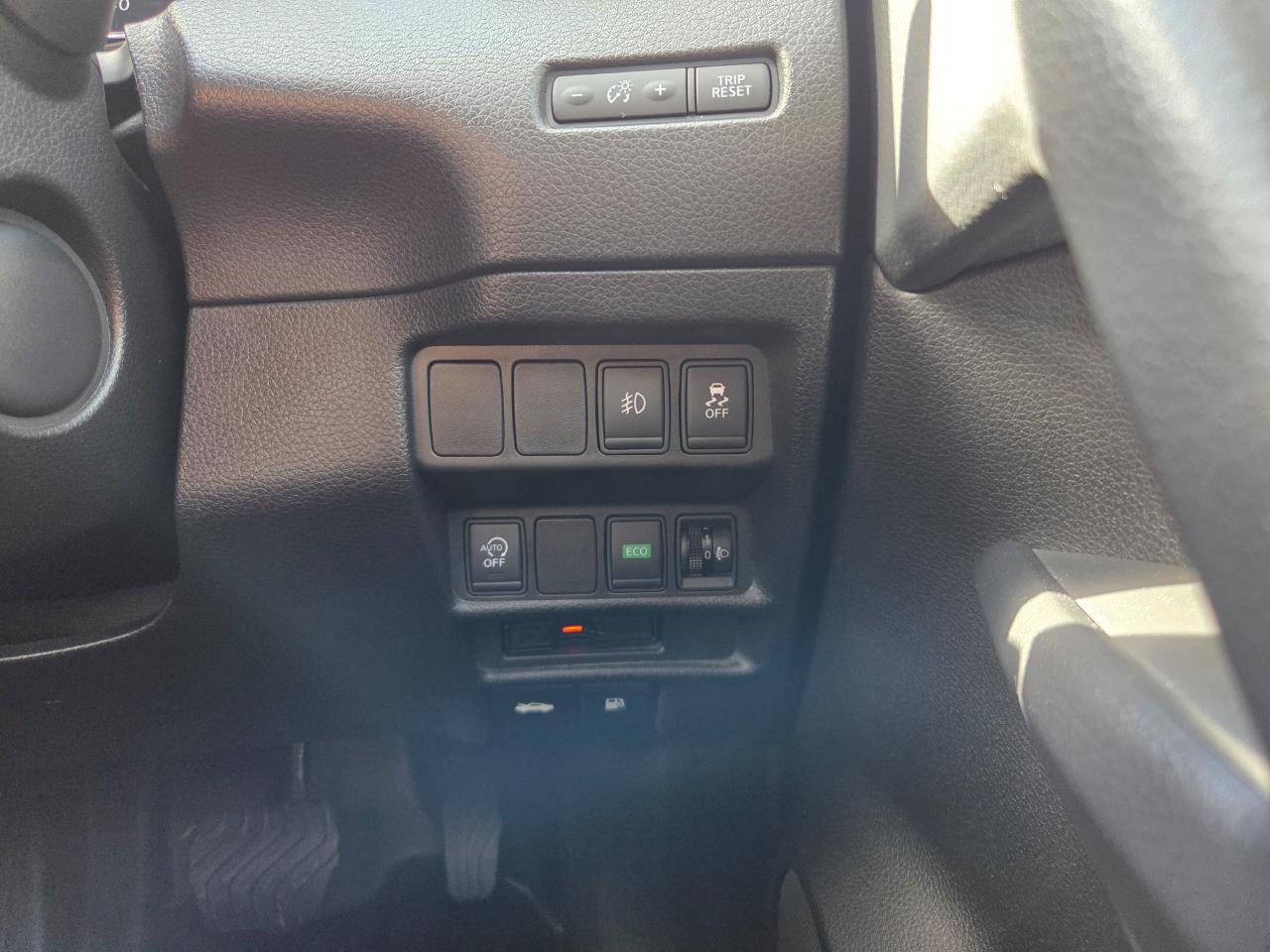 2014 Nissan X-TRAIL 20X EMERGENCY BRAKE 4WD RV/SUV LOW KM + SMART KEY + 4WD