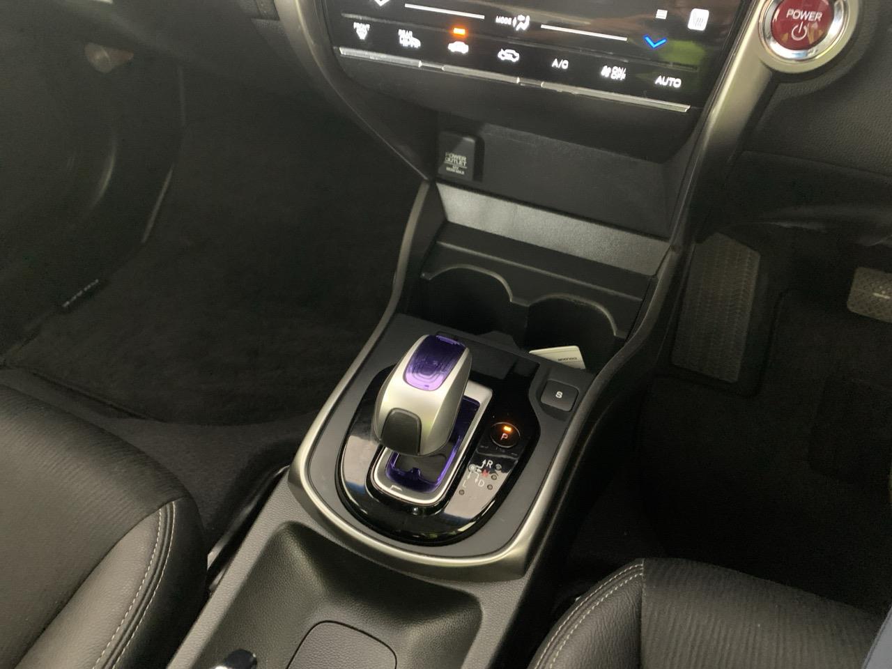 2015 Honda Grace Hybrid Sedan REVESING CAMERA + PUSH SRART + AUTO LIGHTS