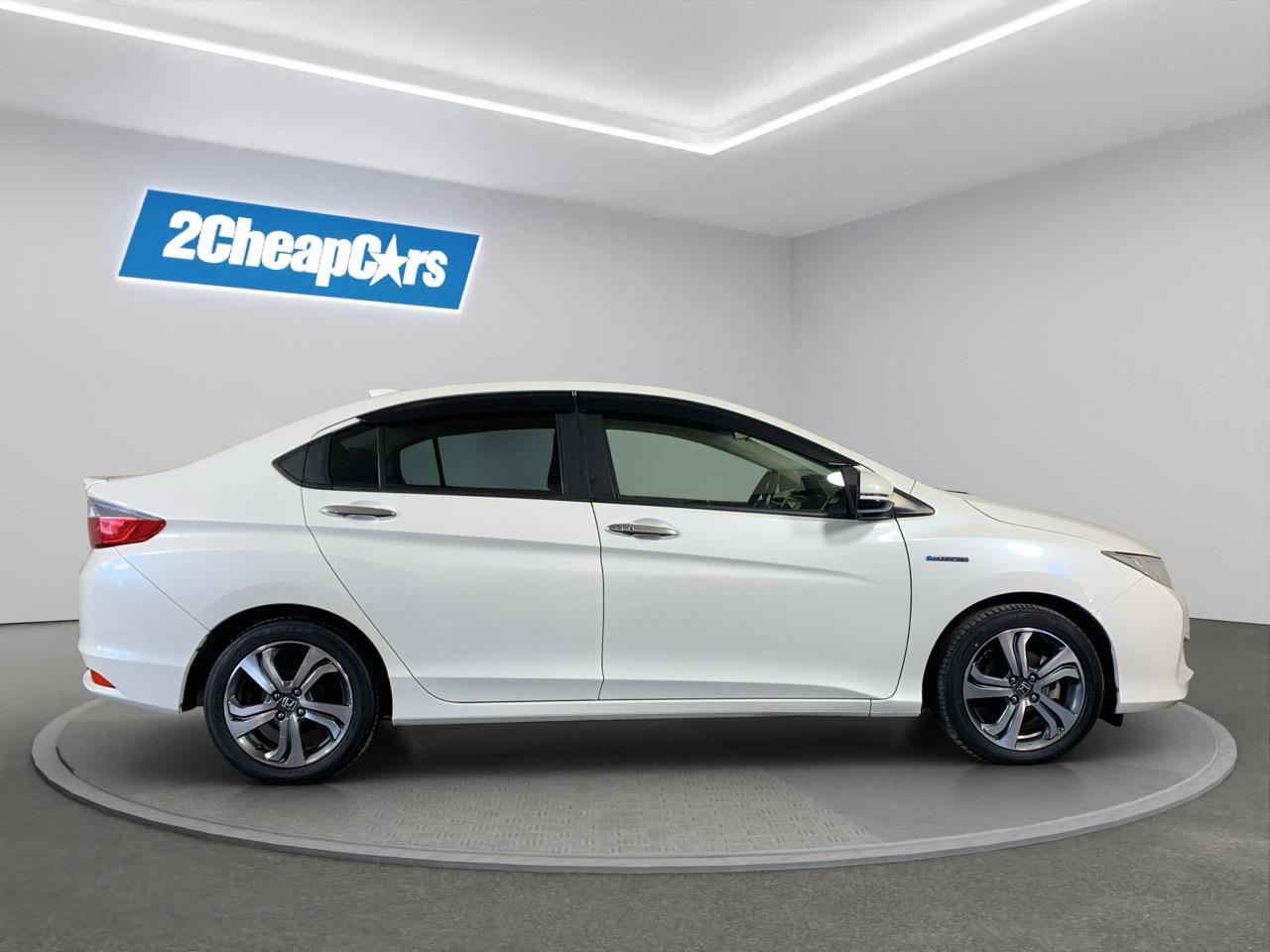 2015 Honda Grace Hybrid Sedan REVESING CAMERA + PUSH SRART + AUTO LIGHTS