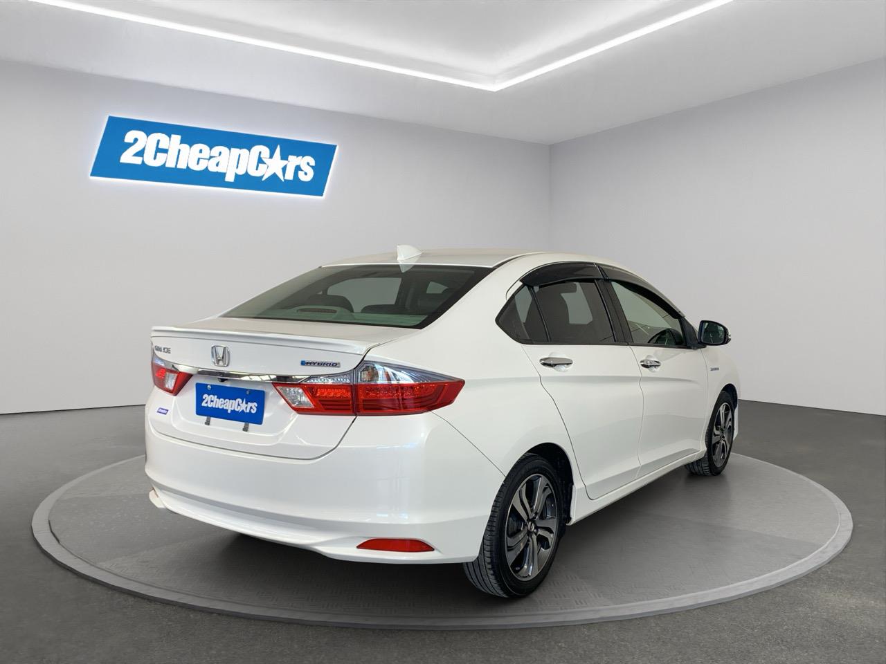 2015 Honda Grace Hybrid Sedan REVESING CAMERA + PUSH SRART + AUTO LIGHTS