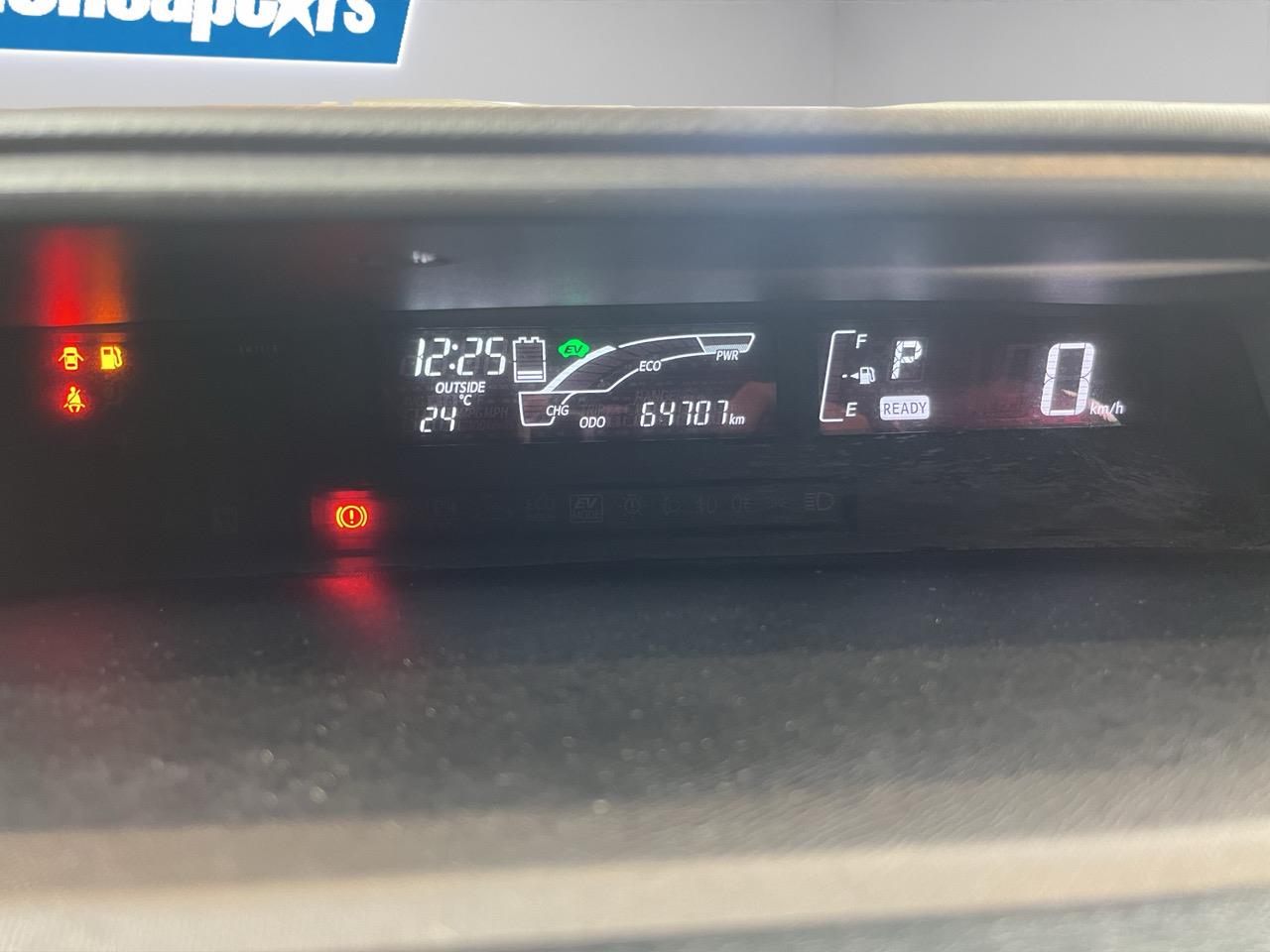 2015 Toyota Aqua X-URBAN Hatchback PUSH BUTTON START + AUTO LIGHTS + REVERSING CAMERA