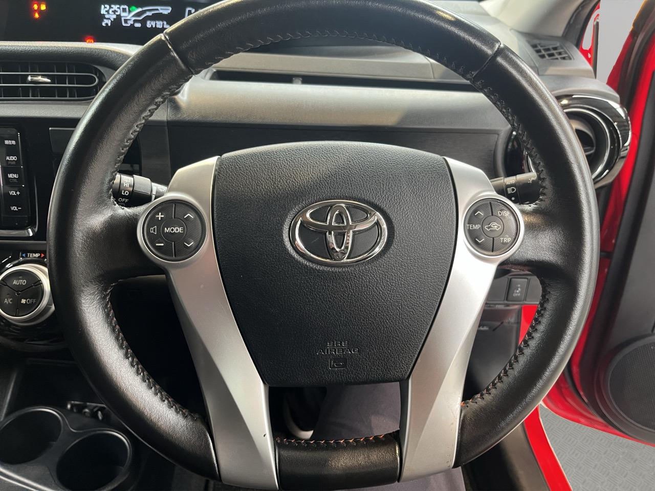 2015 Toyota Aqua X-URBAN Hatchback PUSH BUTTON START + AUTO LIGHTS + REVERSING CAMERA