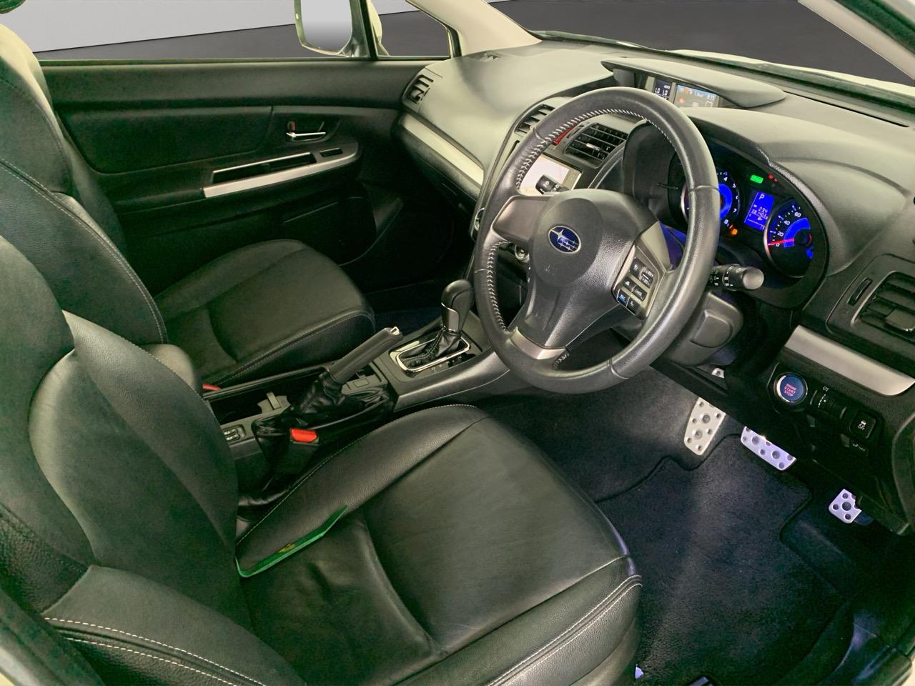 2014 Subaru XV HYBRID 2.0 L EYESIGHT AWD RV/SUV AWD + CRUISE CONTROL + POWER ADJUSTMENT SEATS