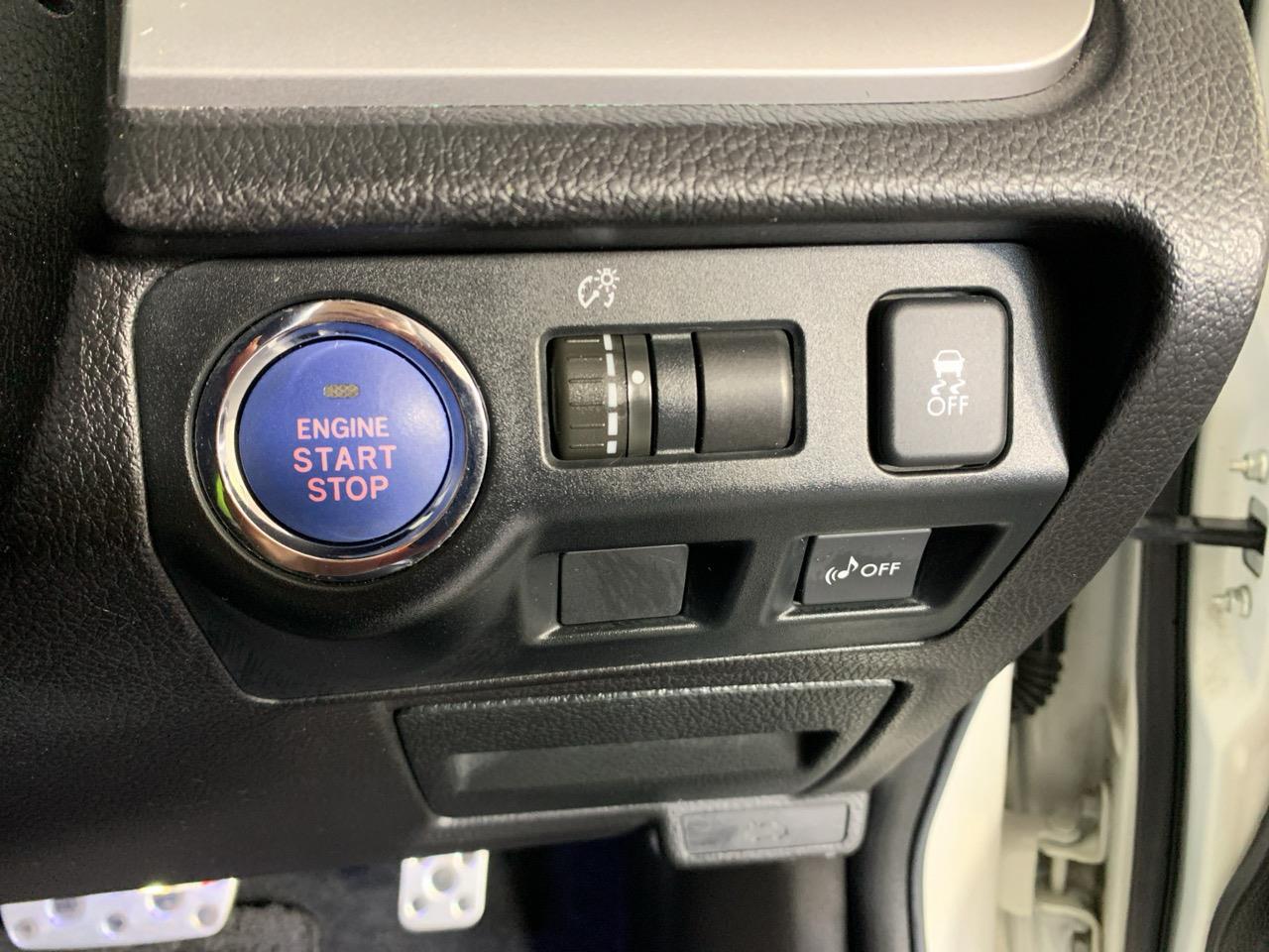 2014 Subaru XV HYBRID 2.0 L EYESIGHT AWD RV/SUV AWD + CRUISE CONTROL + POWER ADJUSTMENT SEATS