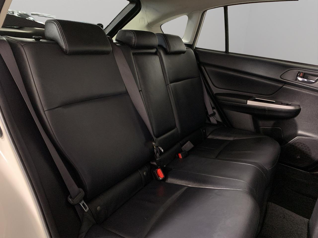 2014 Subaru XV HYBRID 2.0 L EYESIGHT AWD RV/SUV AWD + CRUISE CONTROL + POWER ADJUSTMENT SEATS