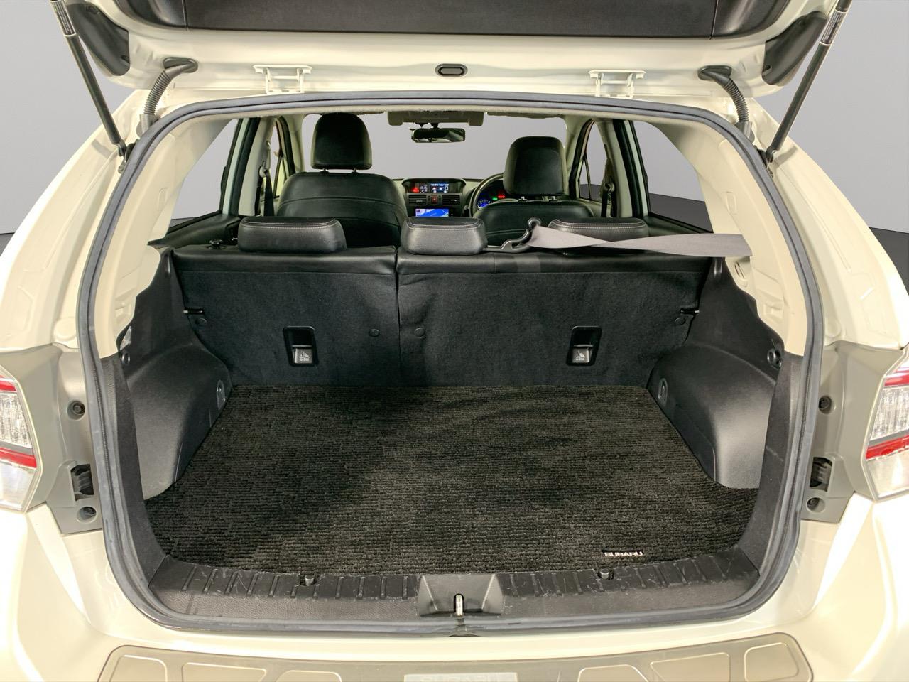 2014 Subaru XV HYBRID 2.0 L EYESIGHT AWD RV/SUV AWD + CRUISE CONTROL + POWER ADJUSTMENT SEATS