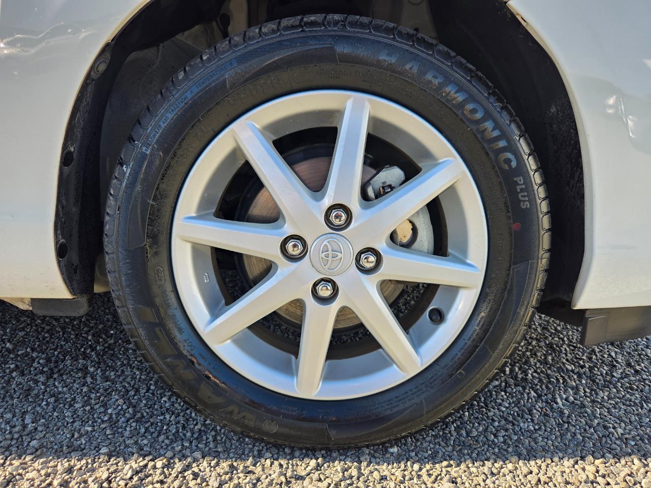 2013 Toyota Aqua S Hatchback SMART KEY + HEATED SEATS + GREAT FUEL EFFICIENCY