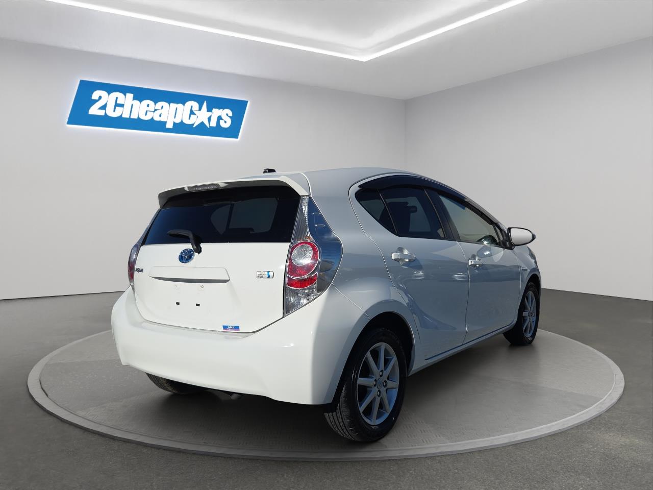 2013 Toyota Aqua S Hatchback SMART KEY + HEATED SEATS + GREAT FUEL EFFICIENCY