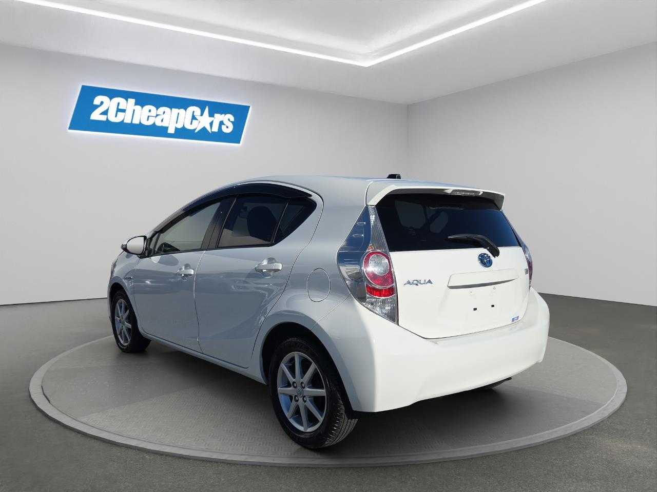 2013 Toyota Aqua S Hatchback SMART KEY + HEATED SEATS + GREAT FUEL EFFICIENCY
