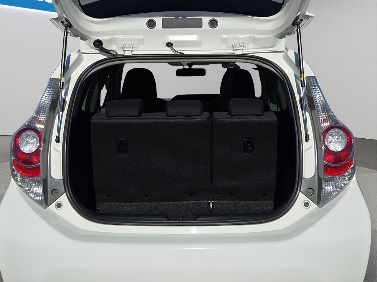 2013 Toyota Aqua S Hatchback SMART KEY + HEATED SEATS + GREAT FUEL EFFICIENCY