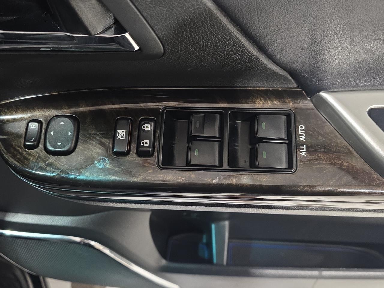 2012 Toyota Vellfire 2.4 ZG Edition People Mover 360 DEGREE CAMERA + POWER SLIDING DOOR + BODY KITS