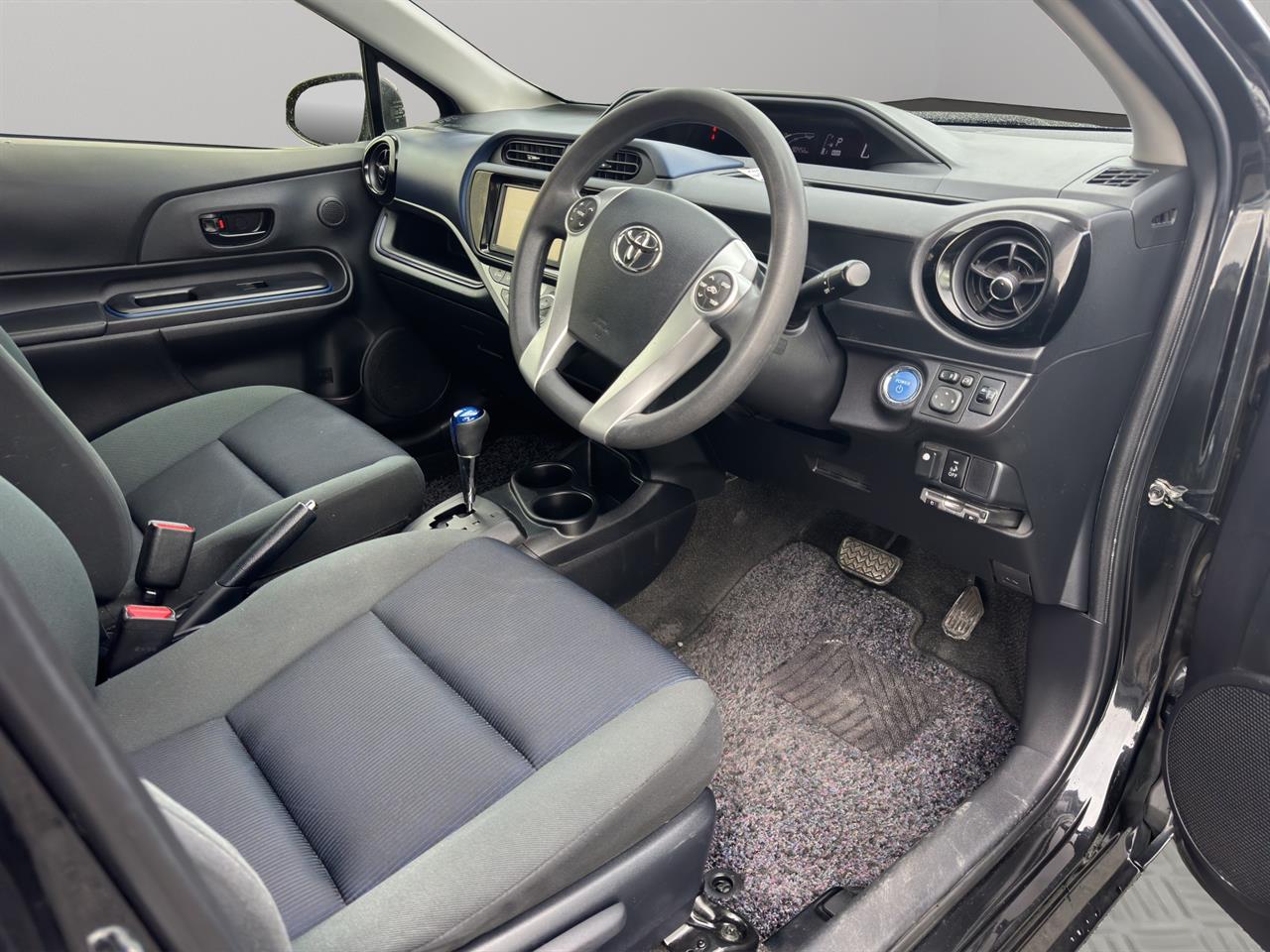 2014 Toyota Aqua G Hatchback PUSH SRART + REVESING CAMERA + KEYLESS ENTRY