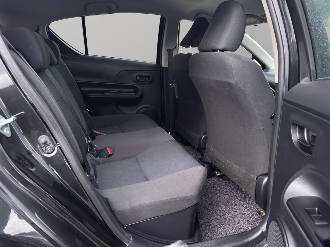 2014 Toyota Aqua G Hatchback PUSH SRART + REVESING CAMERA + KEYLESS ENTRY