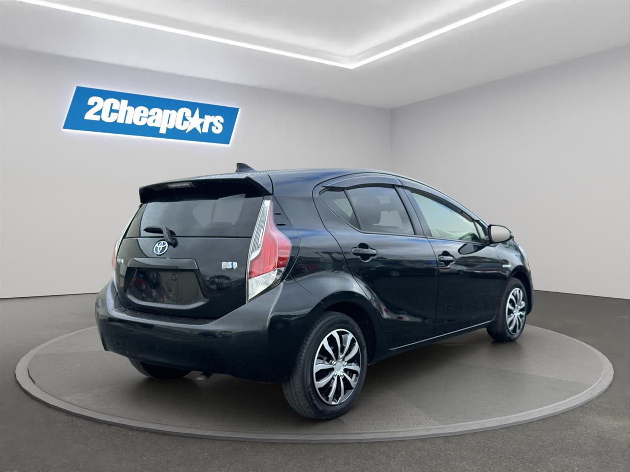 2014 Toyota Aqua G Hatchback PUSH SRART + REVESING CAMERA + KEYLESS ENTRY